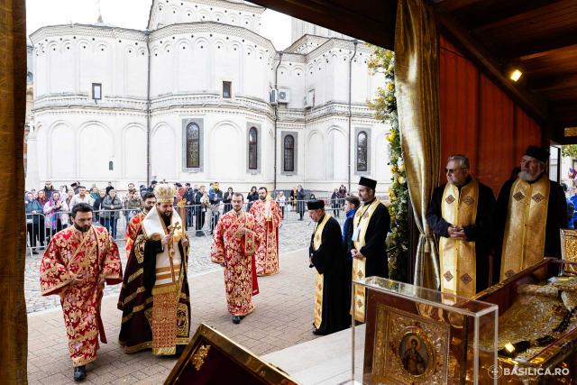 Priveghere în cinstea Sfântului Dimitrie, Izvorâtorul de Mir, la Catedrala Patriarhală (2025) / Foto: Raluca-Emanuela Ene – basilica.ro Priveghere în cinstea Sfântului Dimitrie, Izvorâtorul de Mir, la Catedrala Patriarhală (2025)