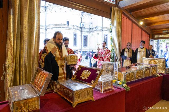 Priveghere în cinstea Sfântului Dimitrie, Izvorâtorul de Mir, la Catedrala Patriarhală (2025) / Foto: Raluca-Emanuela Ene – basilica.ro Priveghere în cinstea Sfântului Dimitrie, Izvorâtorul de Mir, la Catedrala Patriarhală (2025)