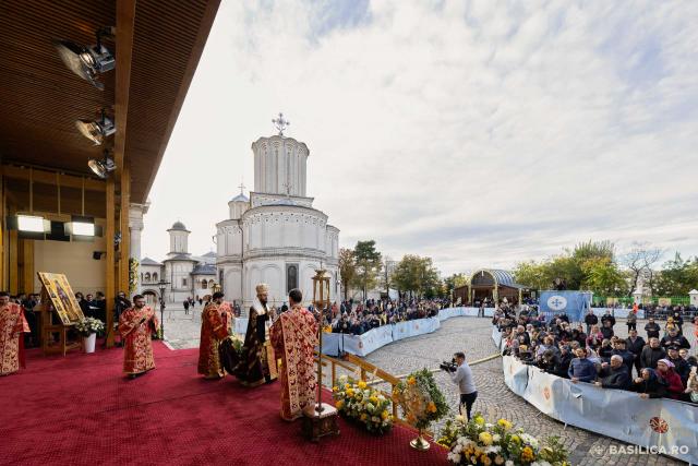 Priveghere în cinstea Sfântului Dimitrie, Izvorâtorul de Mir, la Catedrala Patriarhală (2025) / Foto: Raluca-Emanuela Ene – basilica.ro Priveghere în cinstea Sfântului Dimitrie, Izvorâtorul de Mir, la Catedrala Patriarhală (2025)
