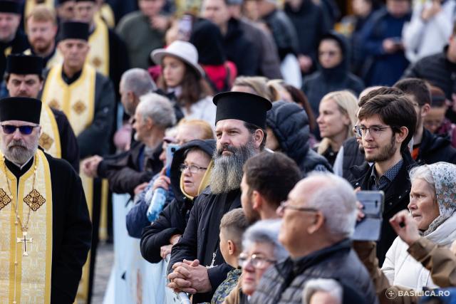 Priveghere în cinstea Sfântului Dimitrie, Izvorâtorul de Mir, la Catedrala Patriarhală (2025) / Foto: Raluca-Emanuela Ene – basilica.ro Priveghere în cinstea Sfântului Dimitrie, Izvorâtorul de Mir, la Catedrala Patriarhală (2025)