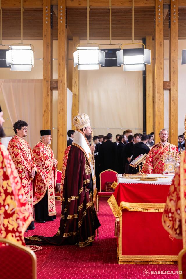 Priveghere în cinstea Sfântului Dimitrie, Izvorâtorul de Mir, la Catedrala Patriarhală (2025) / Foto: Raluca-Emanuela Ene – basilica.ro Priveghere în cinstea Sfântului Dimitrie, Izvorâtorul de Mir, la Catedrala Patriarhală (2025)