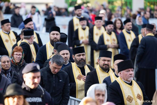 Priveghere în cinstea Sfântului Dimitrie, Izvorâtorul de Mir, la Catedrala Patriarhală (2025) / Foto: Raluca-Emanuela Ene – basilica.ro Priveghere în cinstea Sfântului Dimitrie, Izvorâtorul de Mir, la Catedrala Patriarhală (2025)