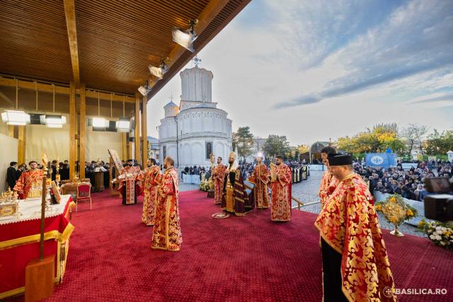 Priveghere în cinstea Sfântului Dimitrie, Izvorâtorul de Mir, la Catedrala Patriarhală (2025) / Foto: Raluca-Emanuela Ene – basilica.ro Priveghere în cinstea Sfântului Dimitrie, Izvorâtorul de Mir, la Catedrala Patriarhală (2025)
