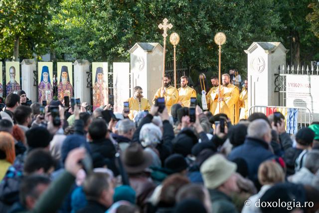 Bucuria credinței la Iași – Sfânta Liturghie în cinstea Sfintei Parascheva și a Sfântului Grigorie Palama, 2025 / Foto: Pr. Silviu Cluci Bucuria credinței la Iași – Sfânta Liturghie în cinstea Sfintei Parascheva și a Sfântului Grigorie Palama, 2025