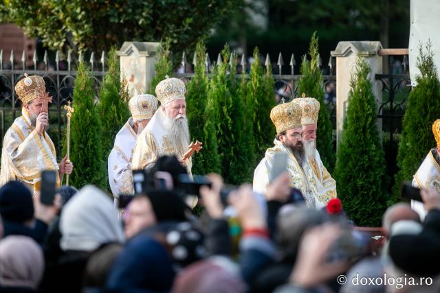 Bucuria credinței la Iași – Sfânta Liturghie în cinstea Sfintei Parascheva și a Sfântului Grigorie Palama, 2025 / Foto: Pr. Silviu Cluci Bucuria credinței la Iași – Sfânta Liturghie în cinstea Sfintei Parascheva și a Sfântului Grigorie Palama, 2025