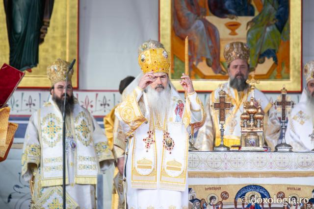 Bucuria credinței la Iași – Sfânta Liturghie în cinstea Sfintei Parascheva și a Sfântului Grigorie Palama, 2025 / Foto: Pr. Silviu Cluci Bucuria credinței la Iași – Sfânta Liturghie în cinstea Sfintei Parascheva și a Sfântului Grigorie Palama, 2025