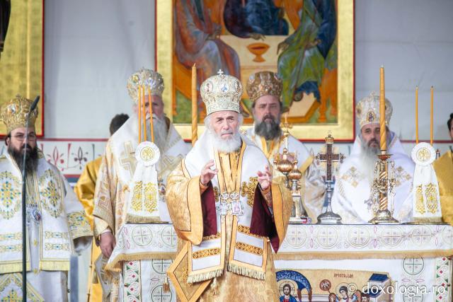 Bucuria credinței la Iași – Sfânta Liturghie în cinstea Sfintei Parascheva și a Sfântului Grigorie Palama, 2025 / Foto: Pr. Silviu Cluci Bucuria credinței la Iași – Sfânta Liturghie în cinstea Sfintei Parascheva și a Sfântului Grigorie Palama, 2025
