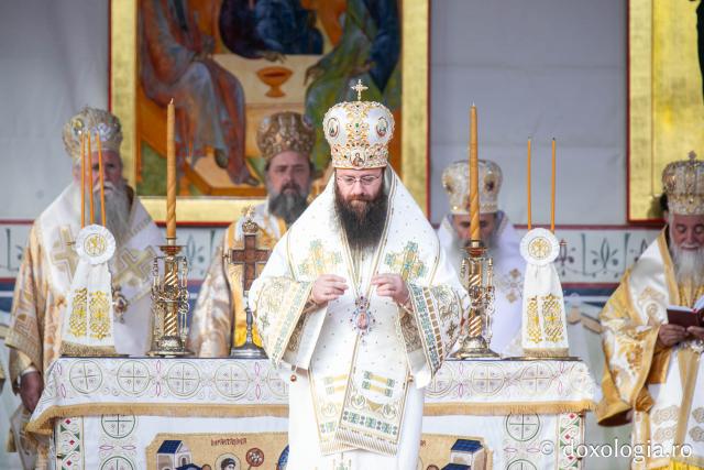 Bucuria credinței la Iași – Sfânta Liturghie în cinstea Sfintei Parascheva și a Sfântului Grigorie Palama, 2025 / Foto: Pr. Silviu Cluci Bucuria credinței la Iași – Sfânta Liturghie în cinstea Sfintei Parascheva și a Sfântului Grigorie Palama, 2025
