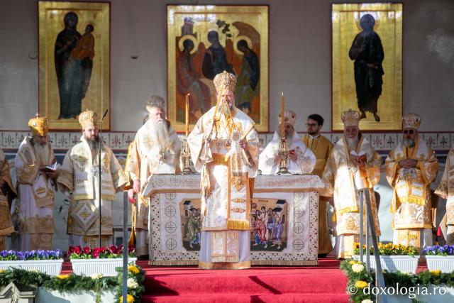 Bucuria credinței la Iași – Sfânta Liturghie în cinstea Sfintei Parascheva și a Sfântului Grigorie Palama, 2025 / Foto: Pr. Silviu Cluci Bucuria credinței la Iași – Sfânta Liturghie în cinstea Sfintei Parascheva și a Sfântului Grigorie Palama, 2025