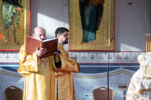 Bucuria credinței la Iași – Sfânta Liturghie în cinstea Sfintei Parascheva și a Sfântului Grigorie Palama, 2025 / Foto: Pr. Silviu Cluci Bucuria credinței la Iași – Sfânta Liturghie în cinstea Sfintei Parascheva și a Sfântului Grigorie Palama, 2025