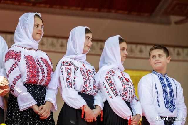 Bucuria credinței la Iași – Sfânta Liturghie în cinstea Sfintei Parascheva și a Sfântului Grigorie Palama, 2025 / Foto: Oana Nechifor Bucuria credinței la Iași – Sfânta Liturghie în cinstea Sfintei Parascheva și a Sfântului Grigorie Palama, 2025