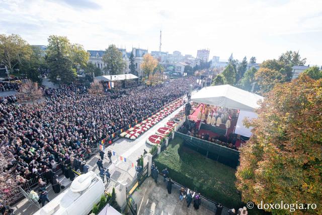 Bucuria credinței la Iași – Sfânta Liturghie în cinstea Sfintei Parascheva și a Sfântului Grigorie Palama, 2025 / Foto: Oana Nechifor Bucuria credinței la Iași – Sfânta Liturghie în cinstea Sfintei Parascheva și a Sfântului Grigorie Palama, 2025