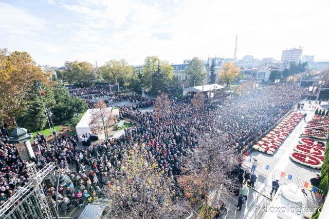 Bucuria credinței la Iași – Sfânta Liturghie în cinstea Sfintei Parascheva și a Sfântului Grigorie Palama, 2025 / Foto: Oana Nechifor Bucuria credinței la Iași – Sfânta Liturghie în cinstea Sfintei Parascheva și a Sfântului Grigorie Palama, 2025