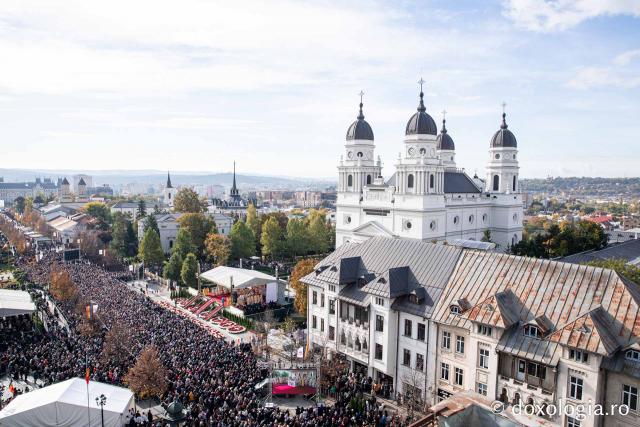 Bucuria credinței la Iași – Sfânta Liturghie în cinstea Sfintei Parascheva și a Sfântului Grigorie Palama, 2025 / Foto: Oana Nechifor Bucuria credinței la Iași – Sfânta Liturghie în cinstea Sfintei Parascheva și a Sfântului Grigorie Palama, 2025