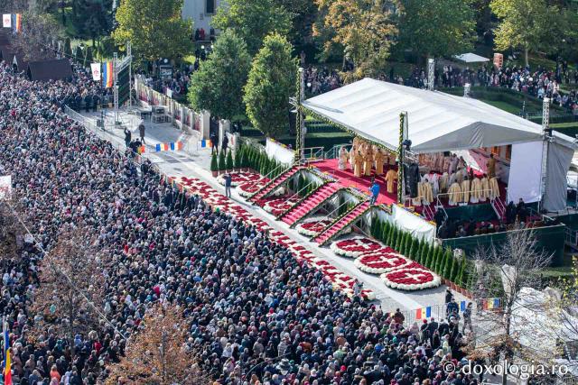 Bucuria credinței la Iași – Sfânta Liturghie în cinstea Sfintei Parascheva și a Sfântului Grigorie Palama, 2025 / Foto: Oana Nechifor Bucuria credinței la Iași – Sfânta Liturghie în cinstea Sfintei Parascheva și a Sfântului Grigorie Palama, 2025