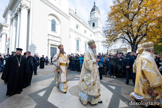 Bucuria credinței la Iași – Sfânta Liturghie în cinstea Sfintei Parascheva și a Sfântului Grigorie Palama, 2025