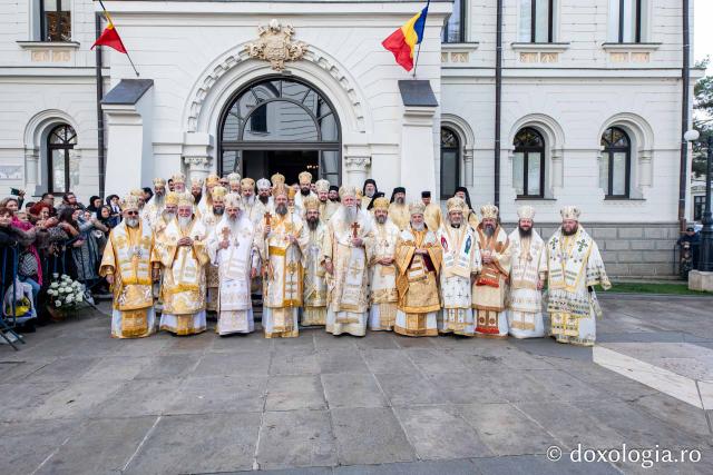 Bucuria credinței la Iași – Sfânta Liturghie în cinstea Sfintei Parascheva și a Sfântului Grigorie Palama, 2025