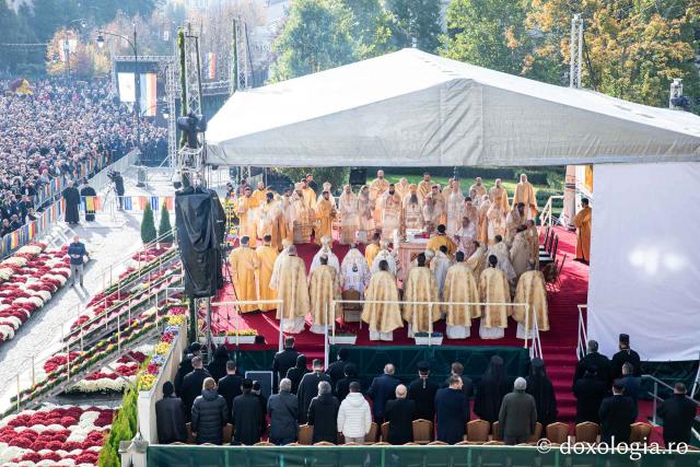 Bucuria credinței la Iași – Sfânta Liturghie în cinstea Sfintei Parascheva și a Sfântului Grigorie Palama, 2025 / Foto: Oana Nechifor Bucuria credinței la Iași – Sfânta Liturghie în cinstea Sfintei Parascheva și a Sfântului Grigorie Palama, 2025