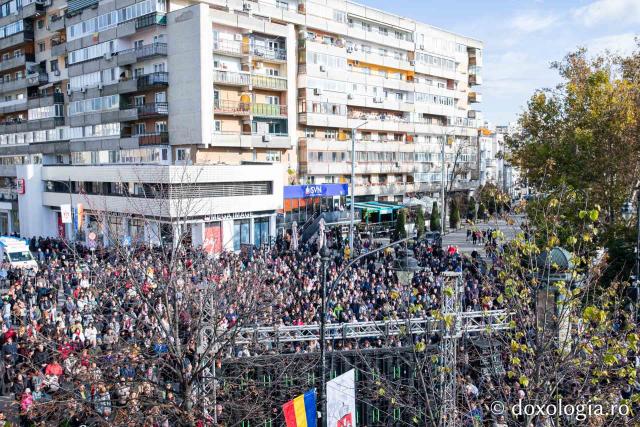 Bucuria credinței la Iași – Sfânta Liturghie în cinstea Sfintei Parascheva și a Sfântului Grigorie Palama, 2025 / Foto: Oana Nechifor Bucuria credinței la Iași – Sfânta Liturghie în cinstea Sfintei Parascheva și a Sfântului Grigorie Palama, 2025