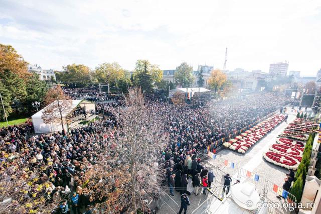 Bucuria credinței la Iași – Sfânta Liturghie în cinstea Sfintei Parascheva și a Sfântului Grigorie Palama, 2025 / Foto: Oana Nechifor Bucuria credinței la Iași – Sfânta Liturghie în cinstea Sfintei Parascheva și a Sfântului Grigorie Palama, 2025