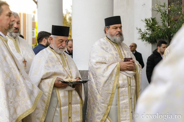 Sfințirea Bisericii „Sfânta Vineri și Sfântul Ierarh Alexandru” din Iași
