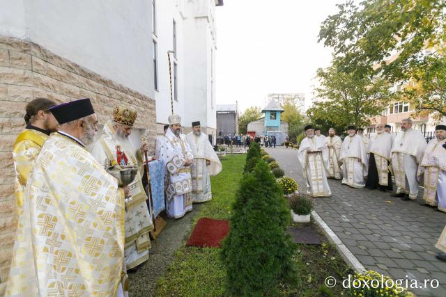 Sfințirea Bisericii „Sfânta Vineri și Sfântul Ierarh Alexandru” din Iași