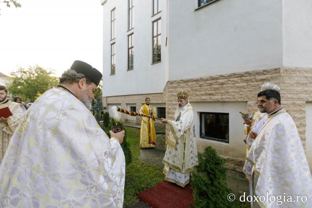 Sfințirea Bisericii „Sfânta Vineri și Sfântul Ierarh Alexandru” din Iași