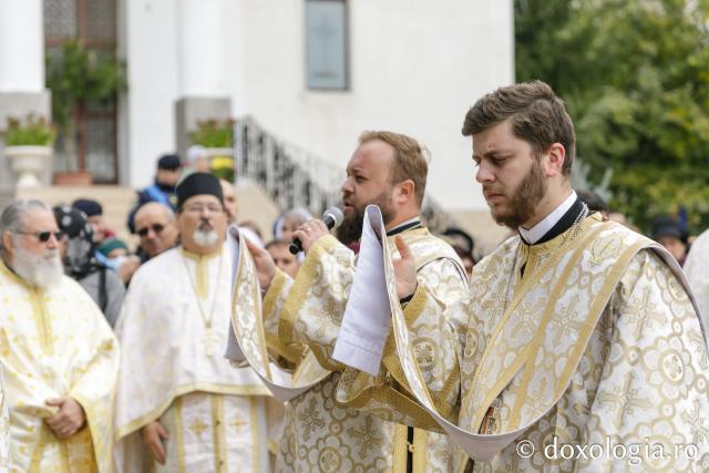 Sfințirea Bisericii „Sfânta Vineri și Sfântul Ierarh Alexandru” din Iași