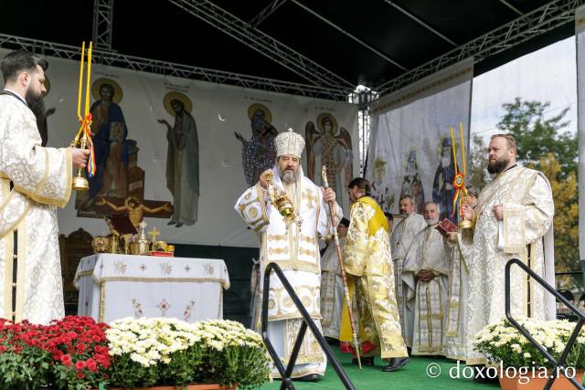 Sfințirea Bisericii „Sfânta Vineri și Sfântul Ierarh Alexandru” din Iași
