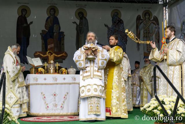 Sfințirea Bisericii „Sfânta Vineri și Sfântul Ierarh Alexandru” din Iași