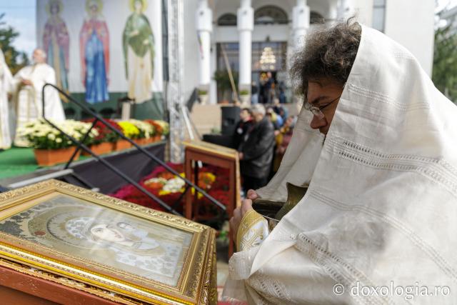 Sfințirea Bisericii „Sfânta Vineri și Sfântul Ierarh Alexandru” din Iași