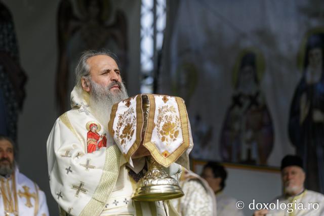 Sfințirea Bisericii „Sfânta Vineri și Sfântul Ierarh Alexandru” din Iași