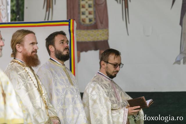 Sfințirea Bisericii „Sfânta Vineri și Sfântul Ierarh Alexandru” din Iași