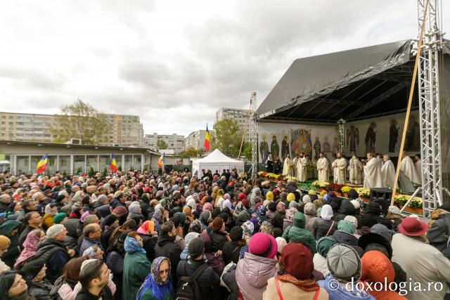 Sfințirea Bisericii „Sfânta Vineri și Sfântul Ierarh Alexandru” din Iași