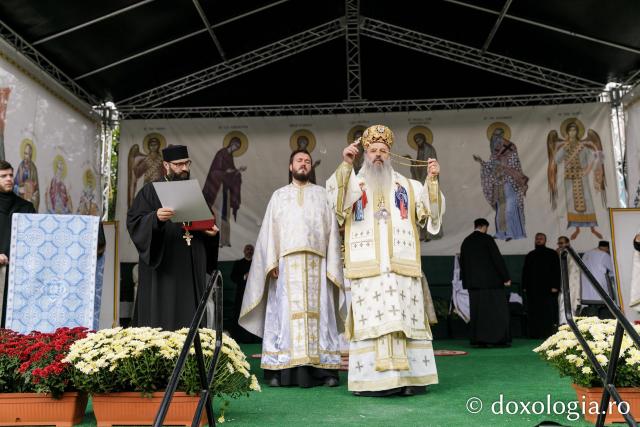 Sfințirea Bisericii „Sfânta Vineri și Sfântul Ierarh Alexandru” din Iași