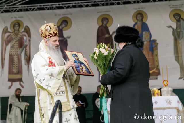 Sfințirea Bisericii „Sfânta Vineri și Sfântul Ierarh Alexandru” din Iași