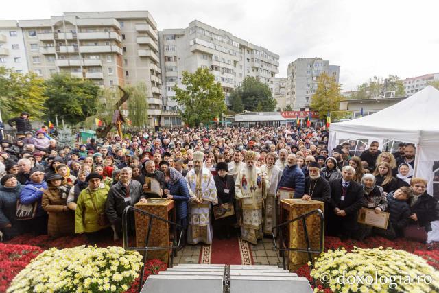Sfințirea Bisericii „Sfânta Vineri și Sfântul Ierarh Alexandru” din Iași