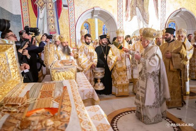 Sfințirea picturii Catedralei Naționale