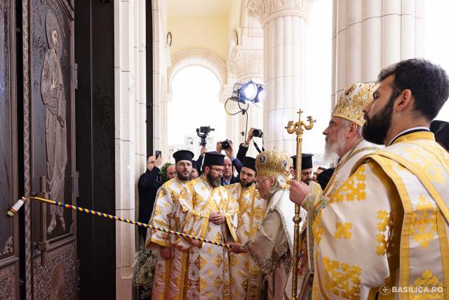 Sfințirea picturii Catedralei Naționale