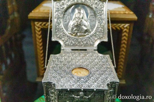 Cinstitul cap al Sfântului Cuvios Dionisie de la Colciu