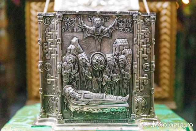 Cinstitul cap al Sfântului Cuvios Dionisie de la Colciu