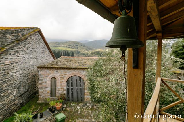 Cimitirul mănăstirii Vatoped