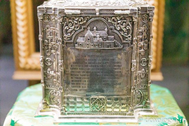 Cinstitul cap al Sfântului Cuvios Dionisie de la Colciu