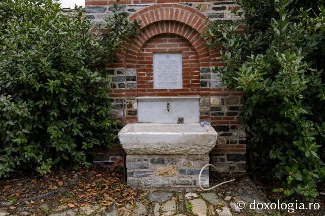 Cimitirul mănăstirii Vatoped