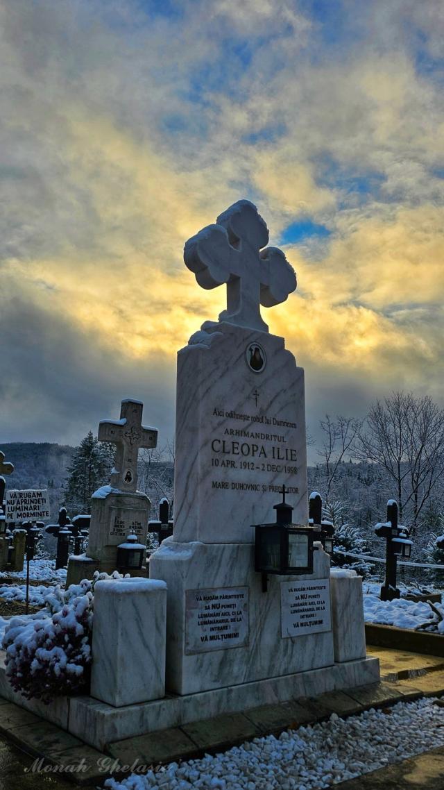 (Foto) Văl de nea peste Mănăstirea Sihăstria – 19 noiembrie 2025