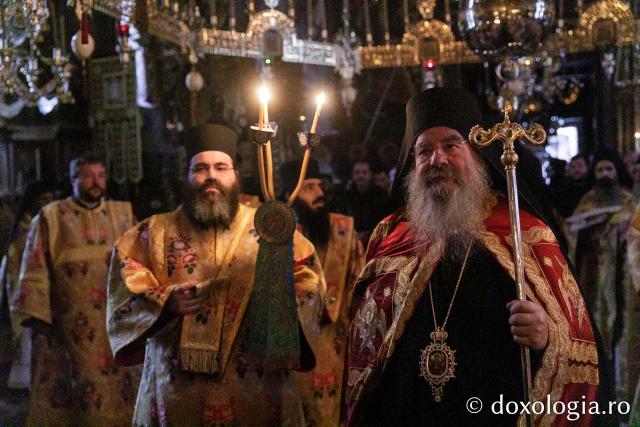 Liturghie la Mănăstirea Vatoped la prăznuirea Sfântului Cuvios Dionisie de la Colciu
