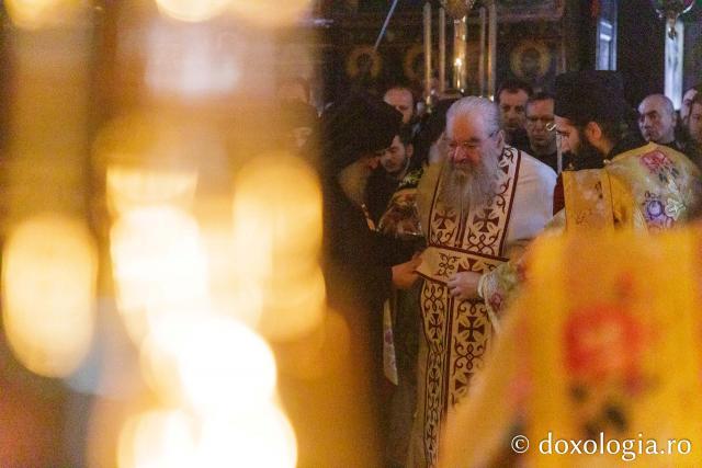 Liturghie la Mănăstirea Vatoped la prăznuirea Sfântului Cuvios Dionisie de la Colciu