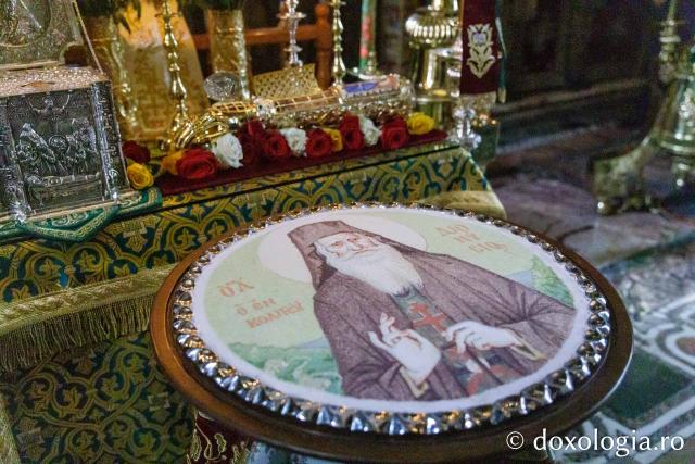 Liturghie la Mănăstirea Vatoped la prăznuirea Sfântului Cuvios Dionisie de la Colciu