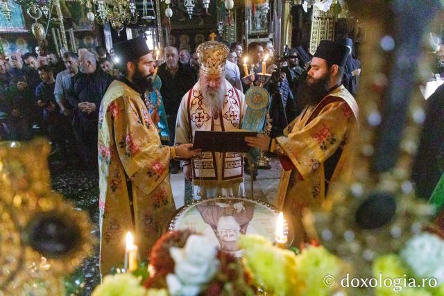 Liturghie la Mănăstirea Vatoped la prăznuirea Sfântului Cuvios Dionisie de la Colciu