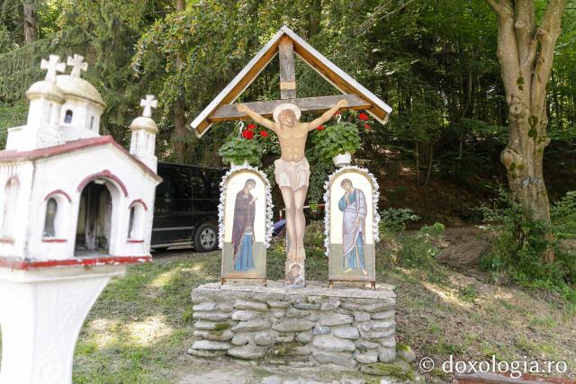 Izvorul Sfântului Cuvios Mărturisitor Arsenie de la Prislop